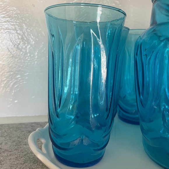 Aqua Blue Pitcher with 5 Cups - Picture 3 of 6